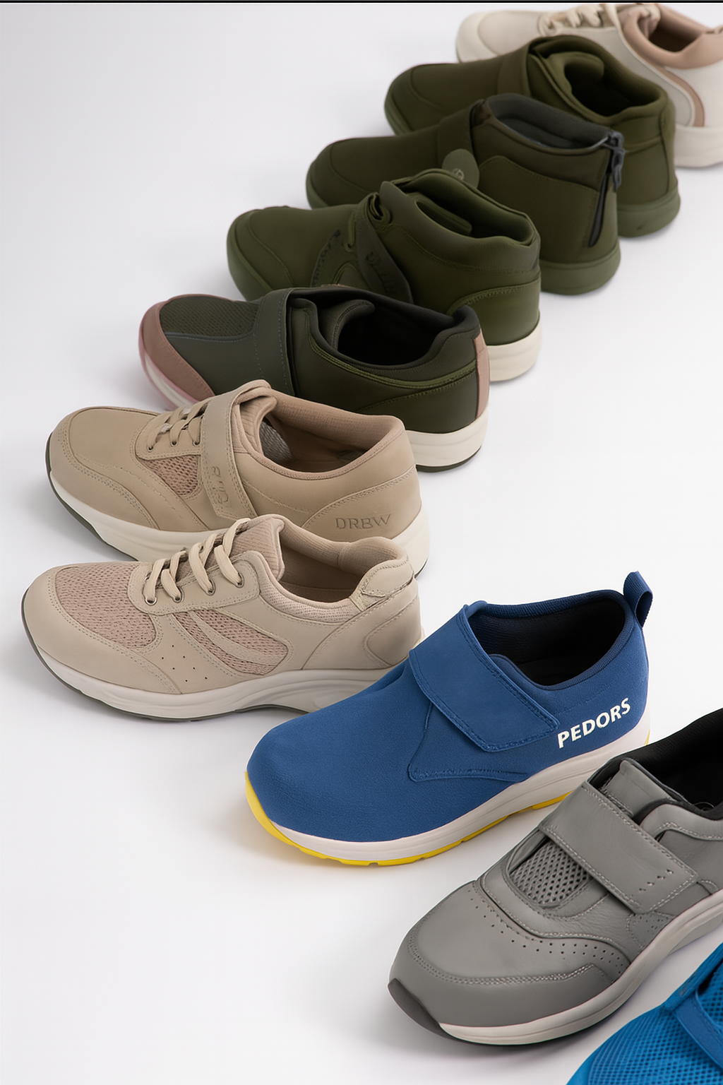 Therapeutic footwear with a wide toe box, deep footbed, and removable insole
